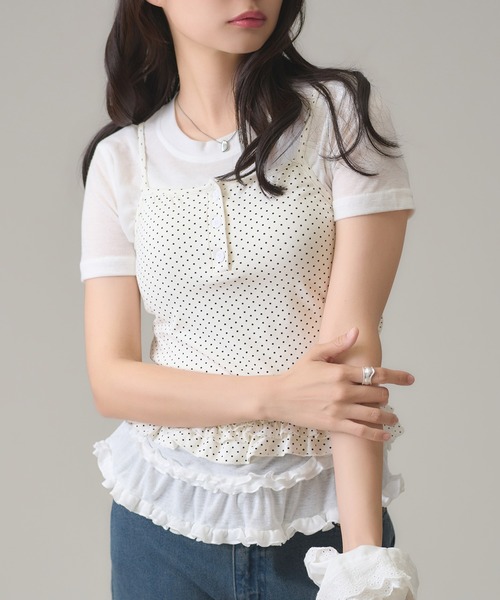 apres jour mignon(アプレジュールミニョン)の「フリルレイヤードトップス(Tシャツ/カットソー・レディース・グレー/レッド/ブラック/ブラック系その他/ネイビー/アイボリー・フリー)」の2枚目の写真