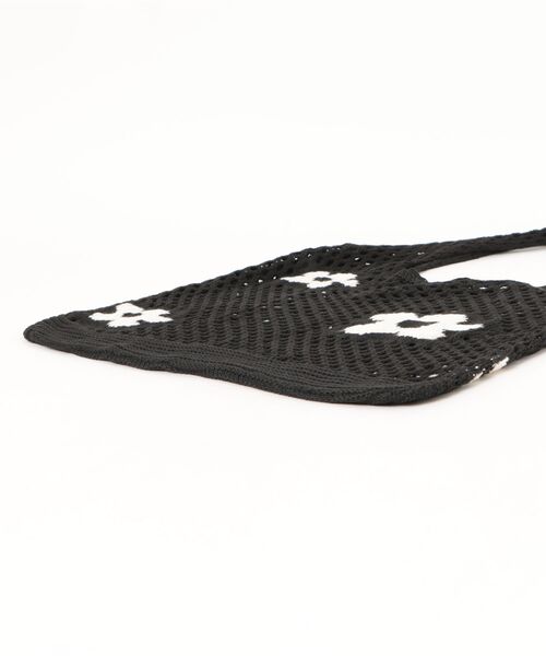 ammy.（エイミードット）の「【 ammy. / エイミードット 】 編み込み フラワー ニット バッグ（ショルダーバッグ・レディース・ブラック/ブラウン/レッド/アイボリー・FREE）」の6枚目の写真