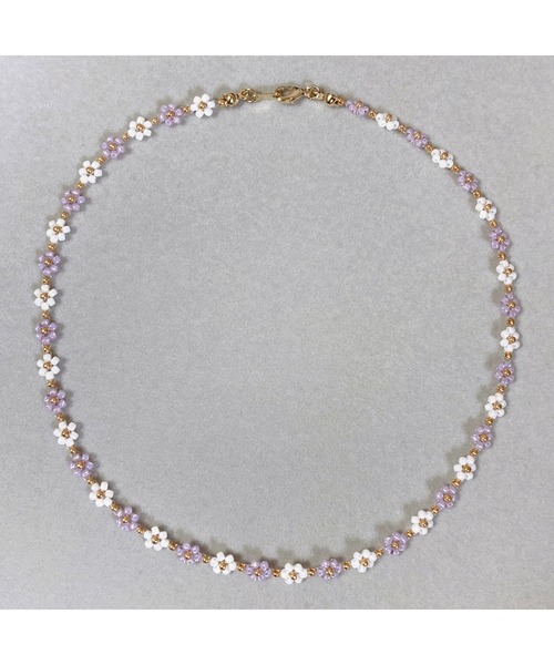 VIBGYOR（ヴィブジョー）の「【belleneige】フラワービーズネックレス(MA)（ネックレス・レディース・ホワイト/ブルー/パープル・FREE）」の3枚目の写真