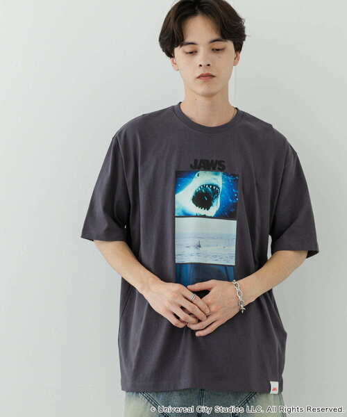 SENSE OF PLACE by URBAN RESEARCH（センスオブプレイスバイアーバンリサーチ）の「『別注』SENSE OF PLACE×JAWS　プリントT-SHIRTS/A（Tシャツ/カットソー・メンズ・ライトブルー/チャコールグレー/ホワイト・MEDIUM/LARGE）」の16枚目の写真