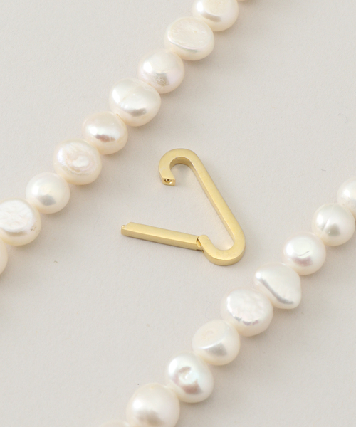 Spick & Span（スピックアンドスパン）の「EO / イオ PEARL 別注LONG NECKLACE（ネックレス・レディース・ホワイト・FREE）」の4枚目の写真