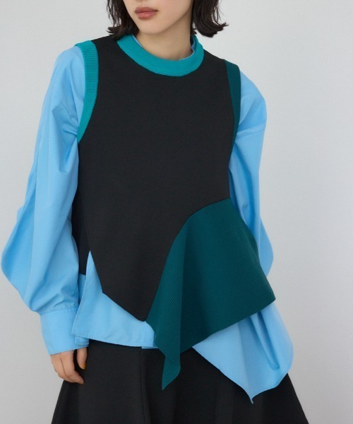 PLUS（プラス）の「【PLUS】イレヘムドレープニットベスト（ベスト・レディース・ブラック/ブラック系その他/グレー系その他・SMALL/MEDIUM）」の2枚目の写真