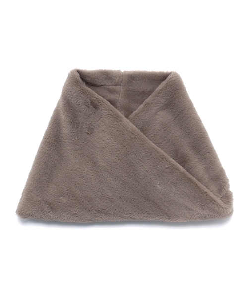 one after another NICE CLAUP（ワンアフターアナザーナイスクラップ）の「【ナイスクラップ】フェイクファースヌード（ストール/ショール・レディース・オフホワイト/ブラック/グレイッシュベージュ・FREE）」の4枚目の写真