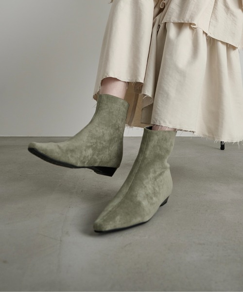 THE YOn(ザヨン)の「フェイクスウェードショートブーツ(ブーツ・レディース・セージグリーン/ブラック/グレイッシュベージュ/ワイン・37/38/39)」の3枚目の写真