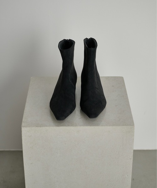 THE YOn(ザヨン)の「フェイクスウェードショートブーツ(ブーツ・レディース・セージグリーン/ブラック/グレイッシュベージュ/ワイン・37/38/39)」の10枚目の写真