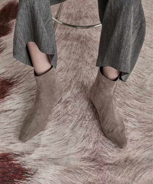 THE YOn(ザヨン)の「フェイクスウェードショートブーツ(ブーツ・レディース・セージグリーン/ブラック/グレイッシュベージュ/ワイン・37/38/39)」の13枚目の写真