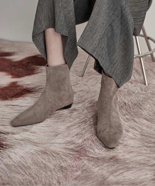 THE YOn(ザヨン)の「フェイクスウェードショートブーツ(ブーツ・レディース・セージグリーン/ブラック/グレイッシュベージュ/ワイン・37/38/39)」の14枚目の写真