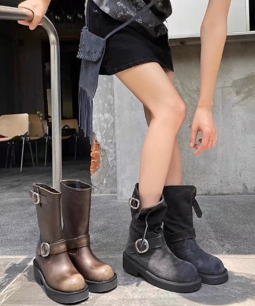 グレー スエード エンジニアブーツ バックル付き セール】【秋冬新作】ダブルバックル付き厚底スエードエンジニア