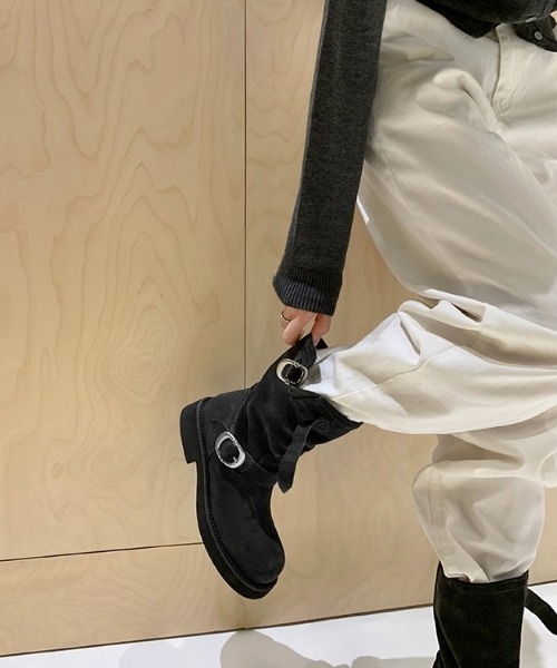 グレー スエード エンジニアブーツ バックル付き セール】【秋冬新作】ダブルバックル付き厚底スエードエンジニア