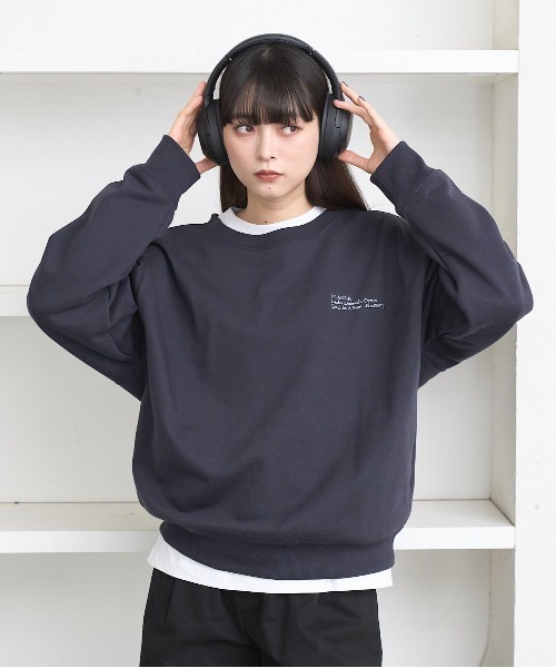 flaner（フラネ）の「Loose logo embroidery sweat / ルーズロゴ刺繍スウェット（スウェット・レディース・グレー/ネイビー・MEDIUM/LARGE）」の2枚目の写真
