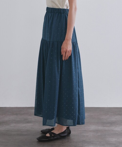 OPAQUE.CLIP（オペークドットクリップ）の「ラメドットイージーティアードスカート【洗濯機洗い可】（スカート・レディース・ブラック/ブルー系その他・36/38）」の12枚目の写真