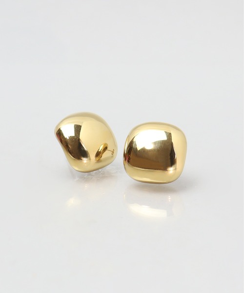 ieLS(イエルズ)の「金属アレルギー対応「ieLS」ステンレス スクエアポストピアス(ピアス(両耳用)・レディース・ゴールド/シルバー・ONE SIZE)」の3枚目の写真