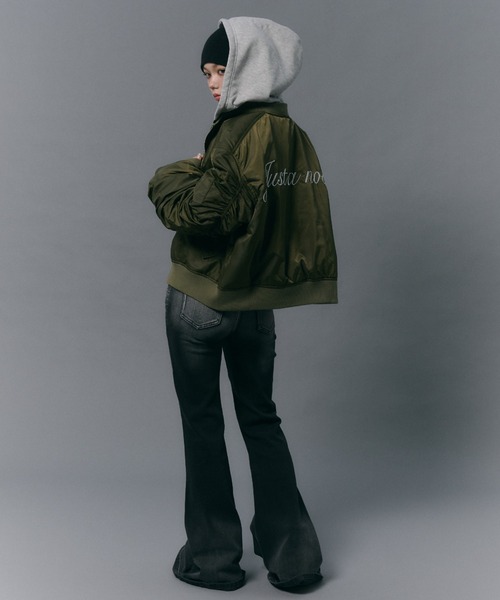 JUST A NOON(ジャストアヌーン)の「2wayフード付きMA-1(MA-1・レディース・カーキ/ブラック・FREE)」の6枚目の写真