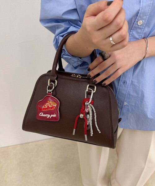 fredy emue（フレディエミュ）の「ダイカット刺しゅうチャーム（チャーム・レディース・マスタード/レッド系その他/グリーン系その他4・FREE）」の9枚目の写真