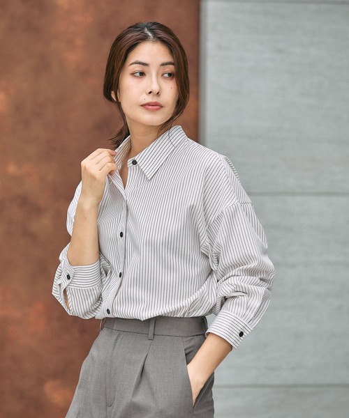 GLOBAL WORK（グローバルワーク）の「365日マイスタイルシャツ/571317（シャツ/ブラウス・レディース・ブルー/オフホワイト/その他/ライトブルー/スカイブルー/サックスブルー/ライトベージュ/イエロー/ブルー系その他/ブラウン系その他/ピンク系その他/グレー・MEDIUM/LARGE/SMALL）」の12枚目の写真