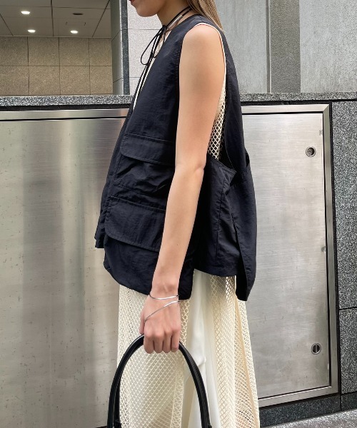 AIC.（エーアイシー）の「アウトポケットナイロンベスト（ベスト・レディース・ブラック・FREE）」の4枚目の写真