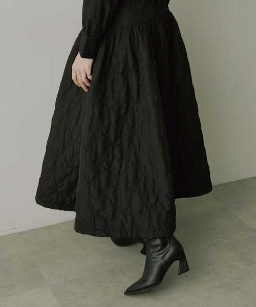 VIOLETTA（ヴィオレッタ）の「【HEIREN】リボンキルティングフレアスカート（スカート・レディース・ブラック/アイボリー・M/S）」の14枚目の写真