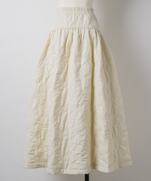 VIOLETTA（ヴィオレッタ）の「【HEIREN】リボンキルティングフレアスカート（スカート・レディース・ブラック/アイボリー・M/S）」の9枚目の写真