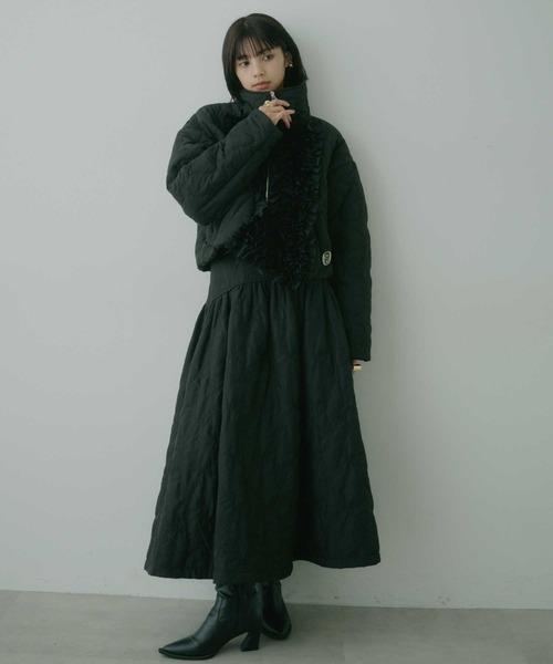 VIOLETTA（ヴィオレッタ）の「【HEIREN】リボンキルティングフレアスカート（スカート・レディース・ブラック/アイボリー・M/S）」の3枚目の写真