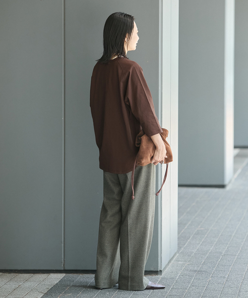 JOURNAL STANDARD（ジャーナルスタンダード）の「【一部店舗＋WEB限定】MICKEY /  JSラグランTEE（Tシャツ/カットソー・レディース・アイボリー/ブラウン・FREE）」の13枚目の写真