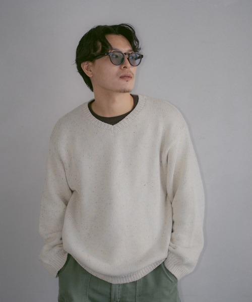 INTER FACTORY（インターファクトリー）の「2/9号室（かおこ&ひろと） - V-neck cotton nep knit / Vネックコットンネップニット（ニット/セーター・メンズ・ネイビー/アイボリー・MEDIUM/LARGE）」の9枚目の写真