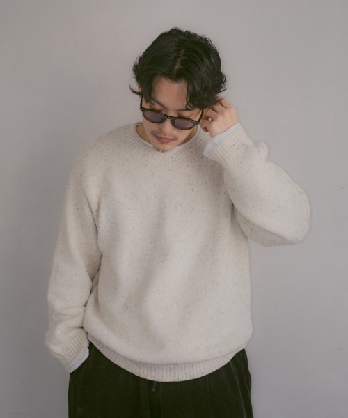 INTER FACTORY（インターファクトリー）の「2/9号室（かおこ&ひろと） - V-neck cotton nep knit / Vネックコットンネップニット（ニット/セーター・メンズ・ネイビー/アイボリー・MEDIUM/LARGE）」の5枚目の写真