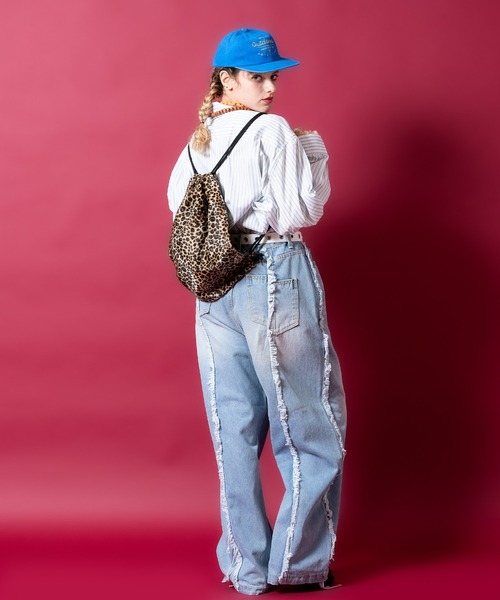 an meets zakka(アンミツザッカ)の「an meets zakka ベロアレオパードナップサック(バックパック/リュック・レディース・ベージュ/ホワイト・ONESIZE)」の10枚目の写真