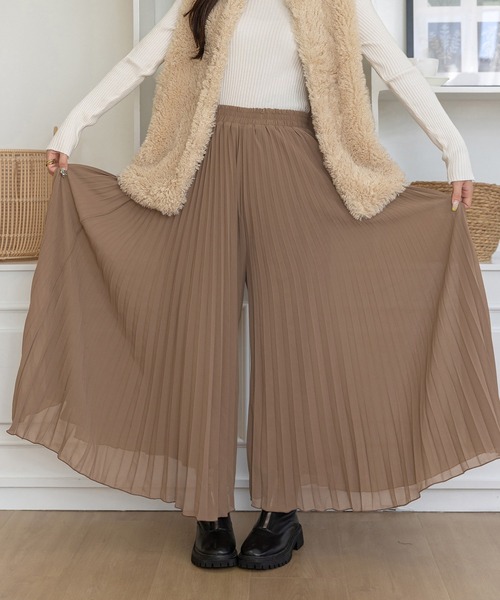 DAY CLOSET(デイ クローゼット)の「【表シアー裏はふわっと微起毛】嬉しい二面性プリーツスカート風ワイドパンツ レディース(その他パンツ・レディース・モカ/グレー系その他/ブラック・L/M)」の4枚目の写真