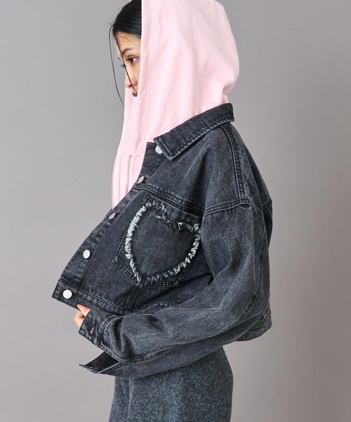 ANAP（アナップ）の「ハートフリンジ パッチポケット クロップド デニム ジャケット（デニムジャケット・レディース・ブラック/ブルー・F）」の4枚目の写真