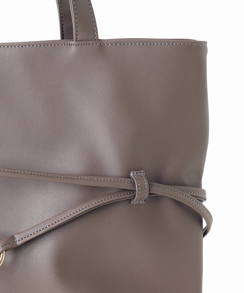 LE TALON（ルタロン）の「LE TALON belt tote bag（ショルダーバッグ・レディース・ウッド/ブラック・FREE）」の4枚目の写真