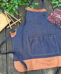 etre pret（エトレプレ）の「デニム調×レザー風カジュアル胸当てエプロン（エプロン）」