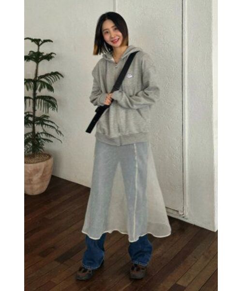 GRAVER（グレーバー）の「[UNISEX]雲スマイル刺繍フード集業_グレー（パーカー・レディース・グレー・MEDIUM/LARGE）」の9枚目の写真