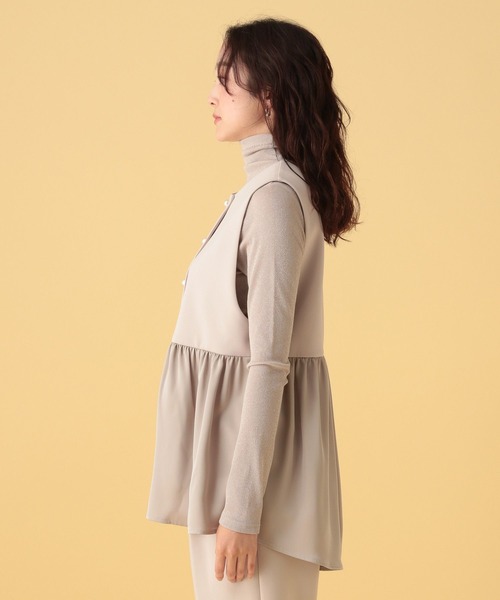 Elura(エルーラ)の「≪入卒/セレモニー/通勤≫ダンボールペプラムジレ(その他アウター・レディース・グレイッシュベージュ/ネイビー・FREE)」の14枚目の写真