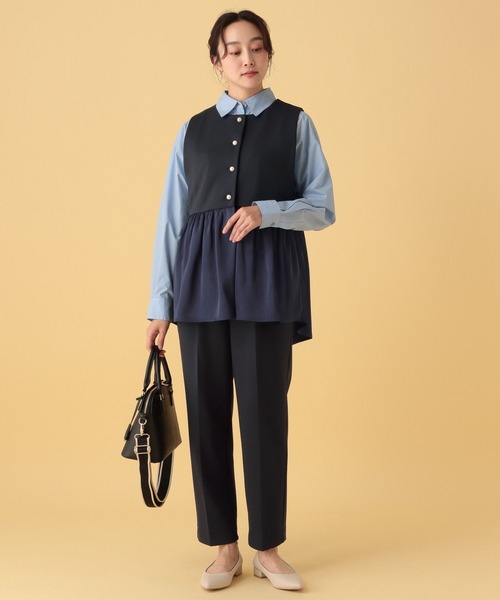 Elura(エルーラ)の「≪入卒/セレモニー/通勤≫ダンボールペプラムジレ(その他アウター・レディース・グレイッシュベージュ/ネイビー・FREE)」の11枚目の写真