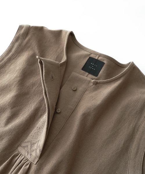 オオカミとフクロウ（オオカミとフクロウ）の「オオカミと読書灯の星たち“ワンピース”（ワンピース・レディース・ブラウン/ブラック・FREE）」の14枚目の写真