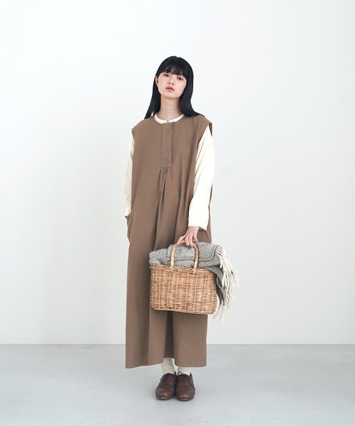 オオカミとフクロウ（オオカミとフクロウ）の「オオカミと読書灯の星たち“ワンピース”（ワンピース・レディース・ブラウン/ブラック・FREE）」の3枚目の写真