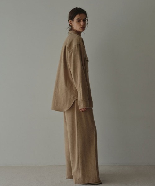 ETRE TOKYO(エトレトウキョウ)の「ウールツイルオーバーサイズシャツ(シャツ/ブラウス・レディース・ベージュ/ネイビー・FREE)」の14枚目の写真