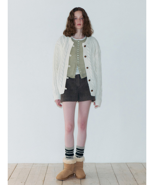 ETMON(エトモン)の「Cable Button Knit Cardigan, Cream(カーディガン/ボレロ・レディース・その他・F)」の4枚目の写真