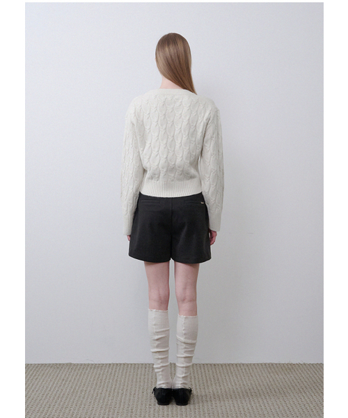 MICANE(ミケーネ)の「ジュニパーツイストウールニット(ニット/セーター・レディース・クリーム/チャコール・SMALL/MEDIUM/LARGE/X-LARGE)」の9枚目の写真
