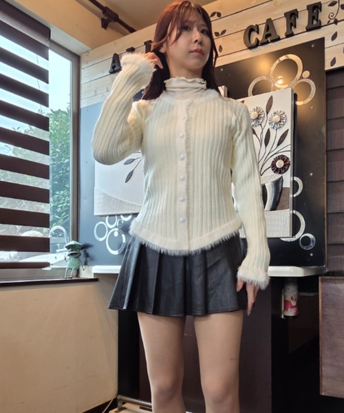 tolene(トレネ)の「フェイクファー使い リブニットトップス(カーディガン/ボレロ・レディース・ブラウン/ホワイト/ブラック・FREE)」の11枚目の写真