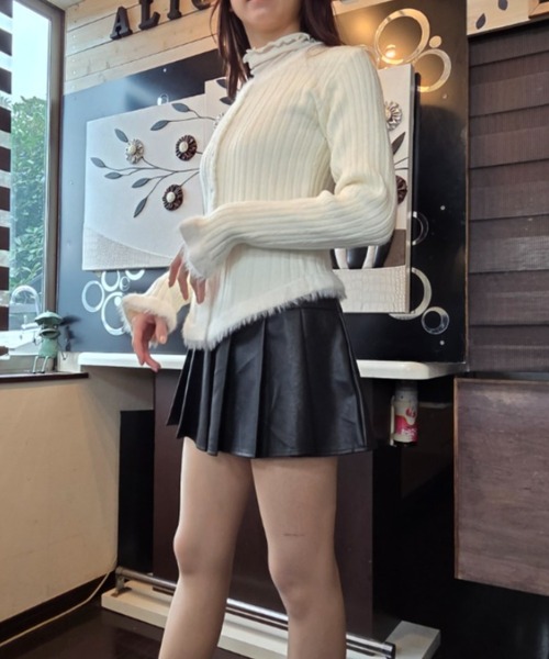tolene(トレネ)の「フェイクファー使い リブニットトップス(カーディガン/ボレロ・レディース・ブラウン/ホワイト/ブラック・FREE)」の13枚目の写真