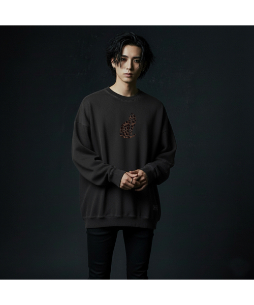 EIGHTVOLUME(エイトボリューム)の「EVレオパードキャットピグメントスウェット(ダークグレー)(スウェット・メンズ・その他・MEDIUM/LARGE)」の1枚目の写真