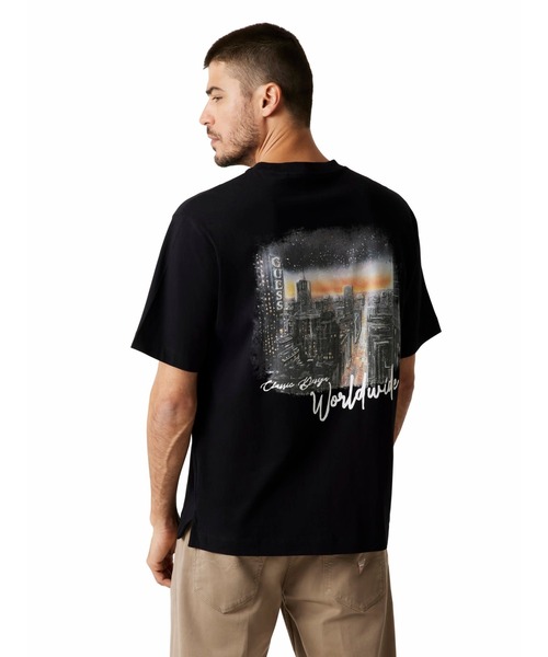 Guess(ゲス)の「Short Sleeves City Print Tee Tシャツ (Tシャツ/カットソー・メンズ・ホワイト/ブラック・SMALL/LARGE/X-LARGE/MEDIUM)」の3枚目の写真