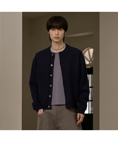 HYOJI(ヒョージ)の「FW ウォッシャブルエッセンシャルラウンドクロップニットカーディガン (7カラー)(カーディガン/ボレロ・レディース・チャコール/ネイビー/ブラウン/レッド/ブラック/クリーム/ダークグリーン・M/L/XL/XXL/S)」の6枚目の写真