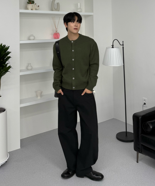 HYOJI(ヒョージ)の「FW ウォッシャブルエッセンシャルラウンドクロップニットカーディガン (7カラー)(カーディガン/ボレロ・レディース・チャコール/ネイビー/ブラウン/レッド/ブラック/クリーム/ダークグリーン・M/L/XL/XXL/S)」の14枚目の写真