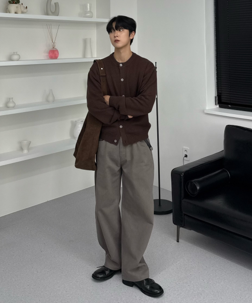 HYOJI(ヒョージ)の「FW ウォッシャブルエッセンシャルラウンドクロップニットカーディガン (7カラー)(カーディガン/ボレロ・レディース・チャコール/ネイビー/ブラウン/レッド/ブラック/クリーム/ダークグリーン・M/L/XL/XXL/S)」の12枚目の写真