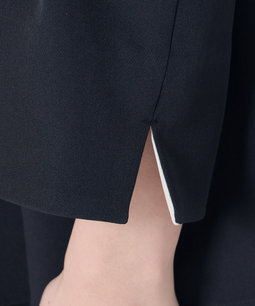 La TOTALITE（ラトータリテ）の「カーブネックフレアブラウス（シャツ/ブラウス・レディース・ベージュ/ネイビー/ライトグリーン・38/36）」の11枚目の写真