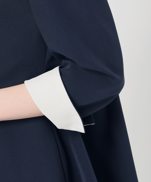 La TOTALITE（ラトータリテ）の「カーブネックフレアブラウス（シャツ/ブラウス・レディース・ベージュ/ネイビー/ライトグリーン・38/36）」の12枚目の写真