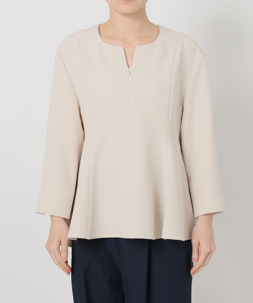 La TOTALITE（ラトータリテ）の「カーブネックフレアブラウス（シャツ/ブラウス・レディース・ベージュ/ネイビー/ライトグリーン・38/36）」の13枚目の写真