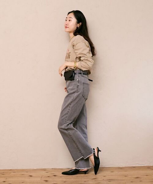 le.coeur blanc（ルクールブラン）の「ストレッチフレアデニムパンツ（デニムパンツ・レディース・グレー/ブルー・38/36）」の21枚目の写真